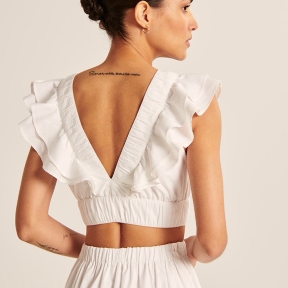 Abercrombie White Cropped Ruffle Low Cut Small Top - Picture 2 of 5